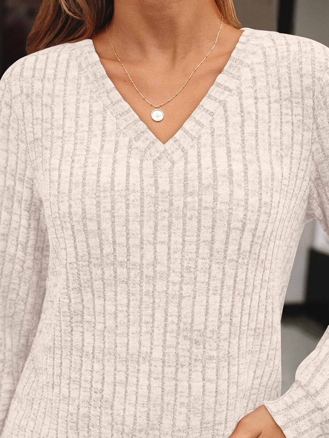 Elevate Your Style with Our Chic Women's V Neck Long Sleeve Tunic - Perfect for Fall Fashion and Casual Work Outfits!